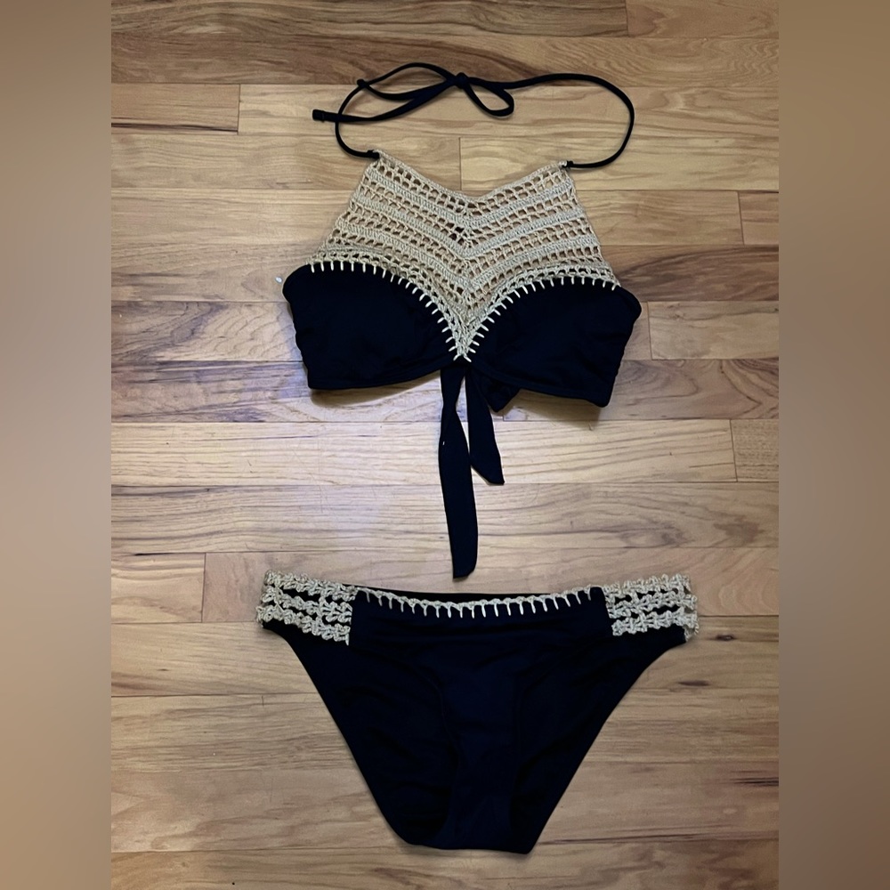 Like new 2 peice bathing suit